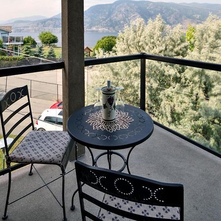 Above The Beach Guest Suites Penticton Eksteriør billede