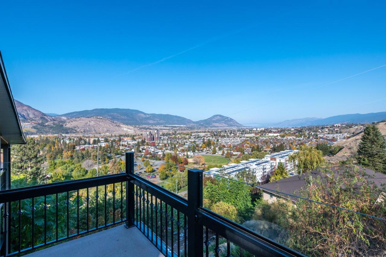 Above The Beach Guest Suites Penticton Eksteriør billede