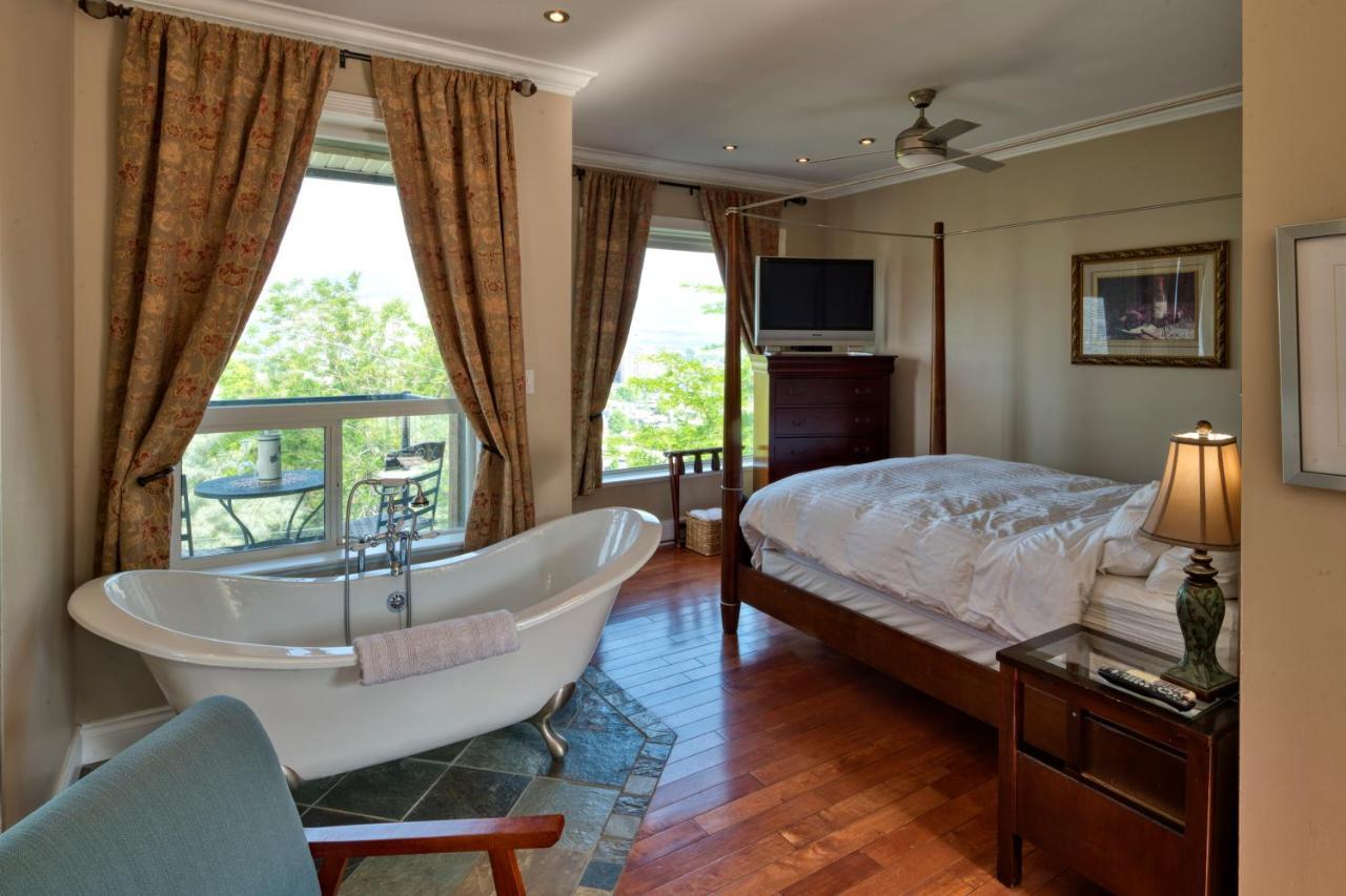 Above The Beach Guest Suites Penticton Eksteriør billede
