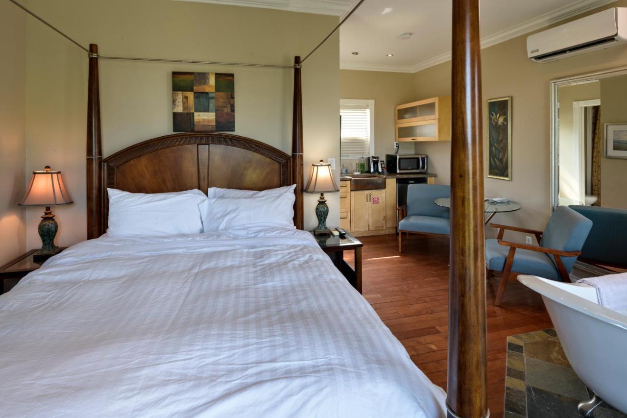 Above The Beach Guest Suites Penticton Eksteriør billede